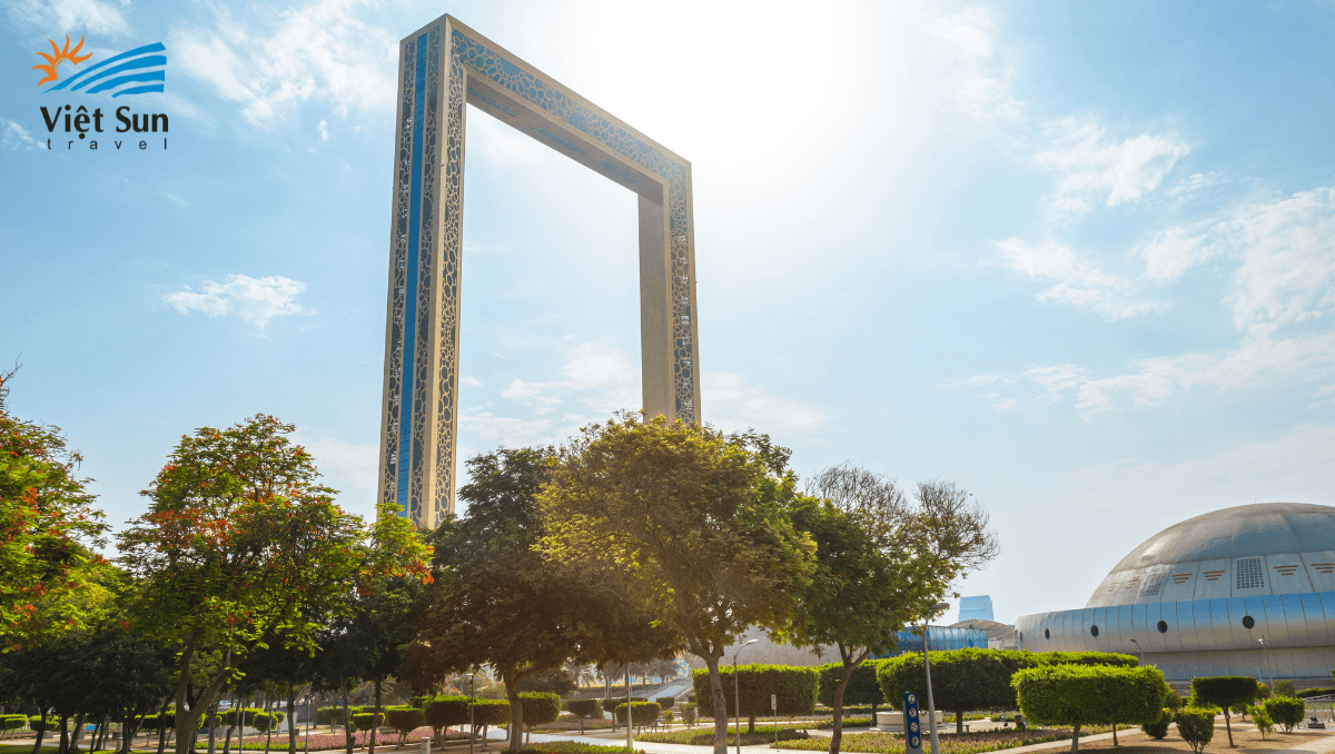 Dubai Frame.png