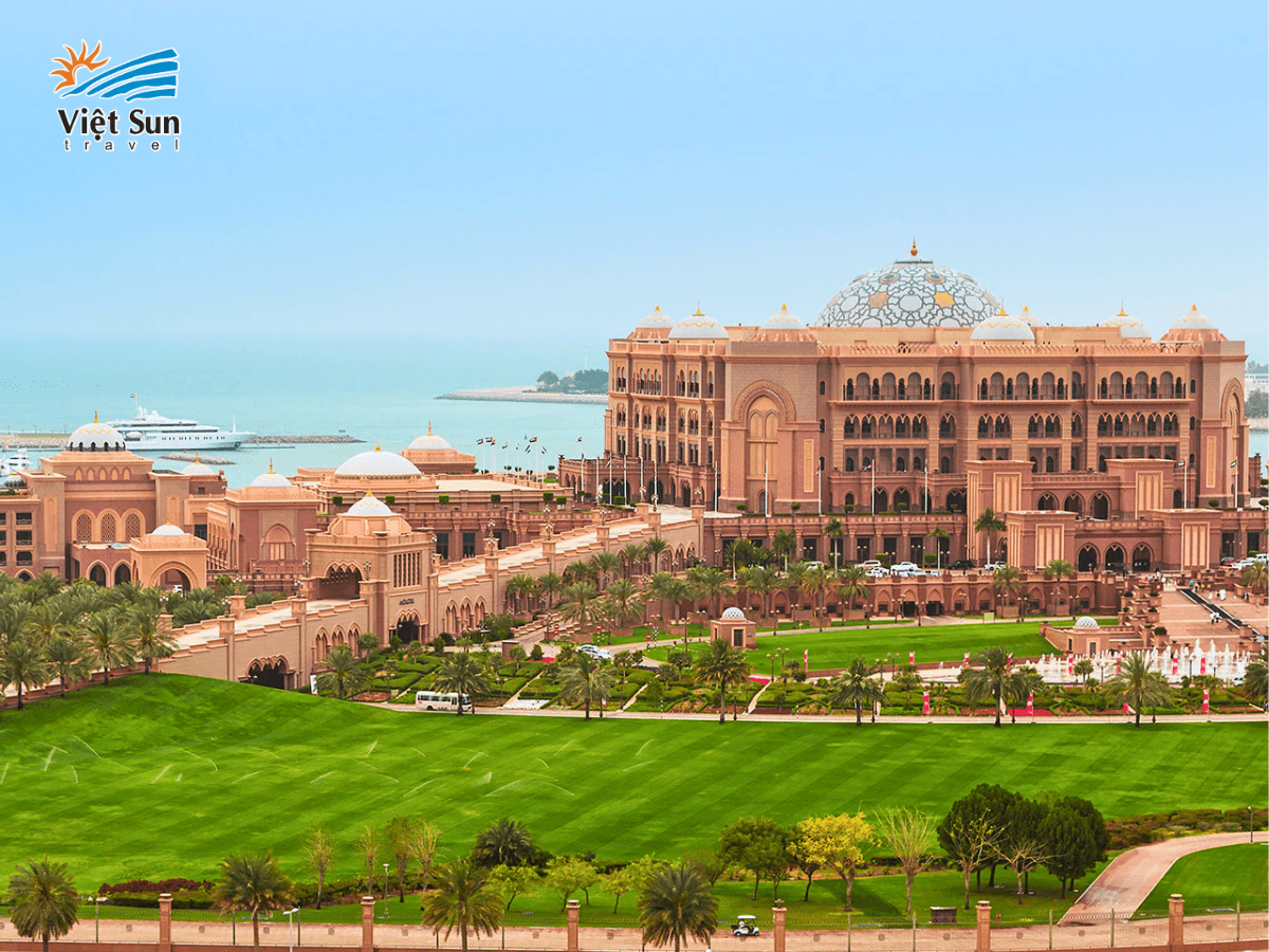 Emirates Palace.png