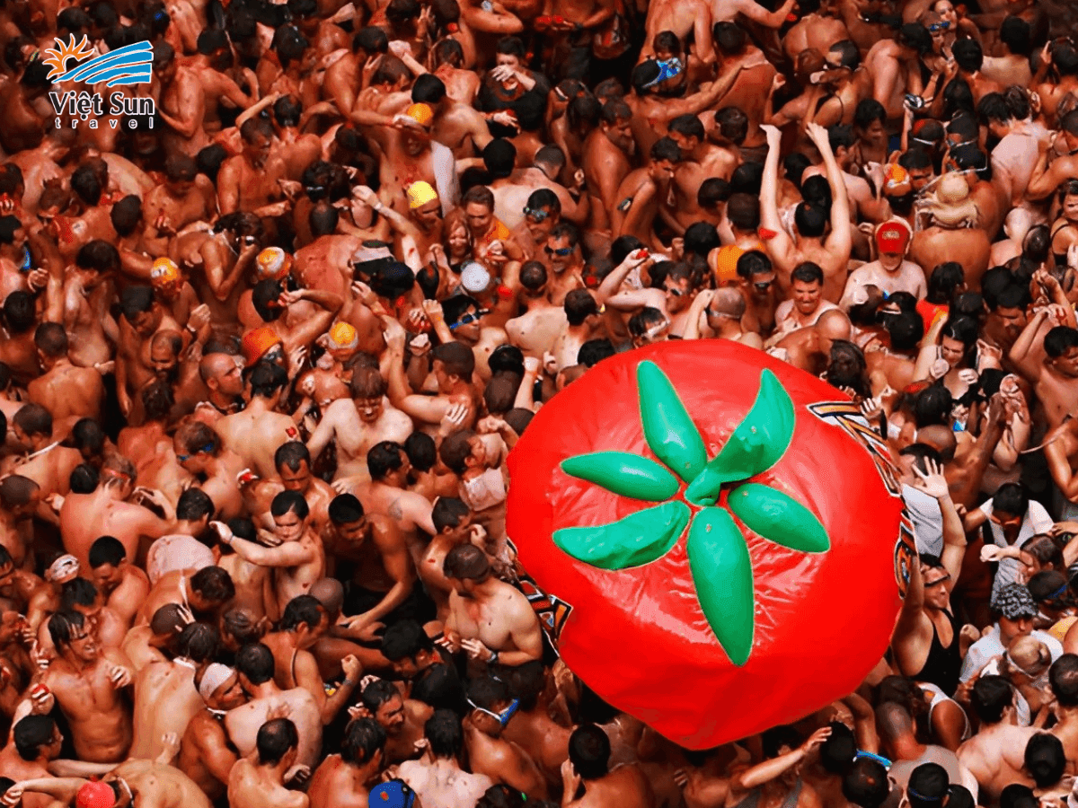 Lễ hội La Tomatina.png