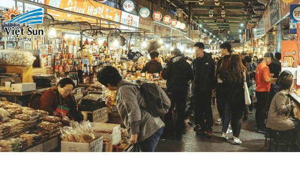 Chợ đêm Dongdaemun là điểm đến hấp dẫn của các tín đồ sành ăn