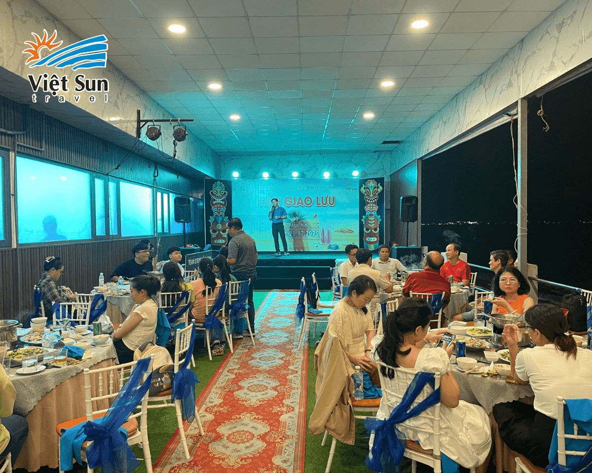 Tiệc giao lưu cùng Đoàn khách tại Mũi Né 2N1Đ