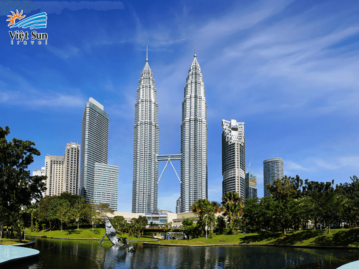 Tháp đôi Petronas - biểu tượng của Malaysia