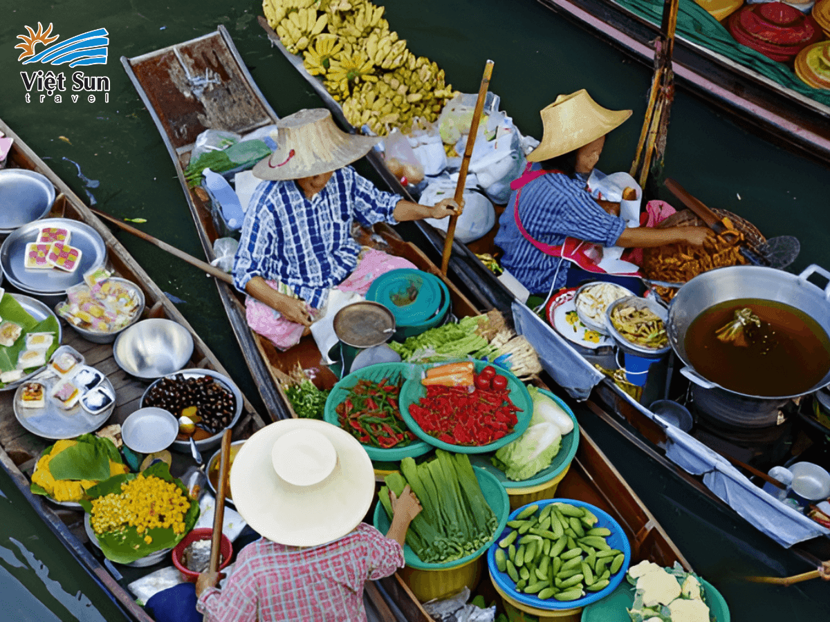 đồ ăn bán tại chợ nổi 4 miền Pattaya