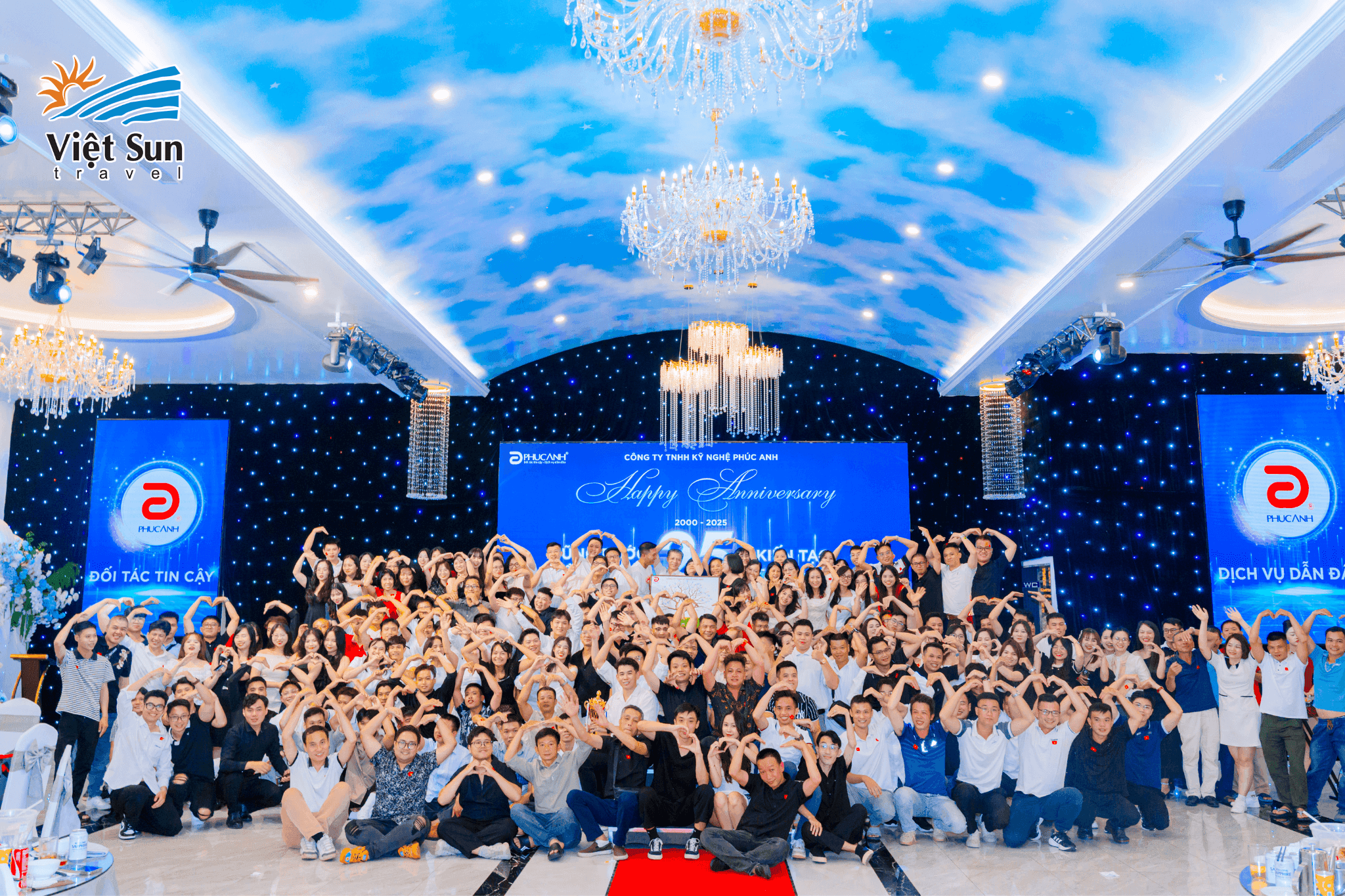 Đêm Gala Dinner ấm áp của đoàn công ty tại Hạ Long