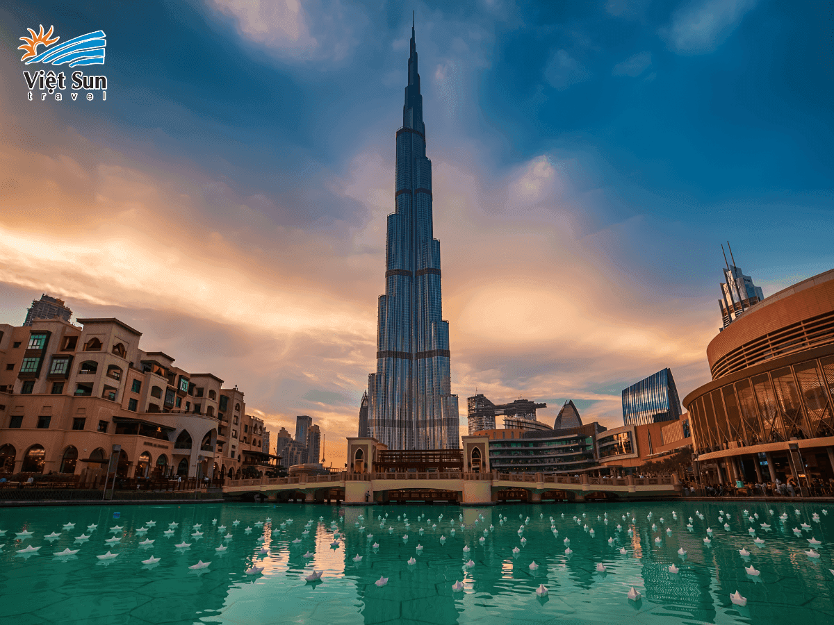 Khung cảnh bên ngoài tòa nhà Burj Khalifa
