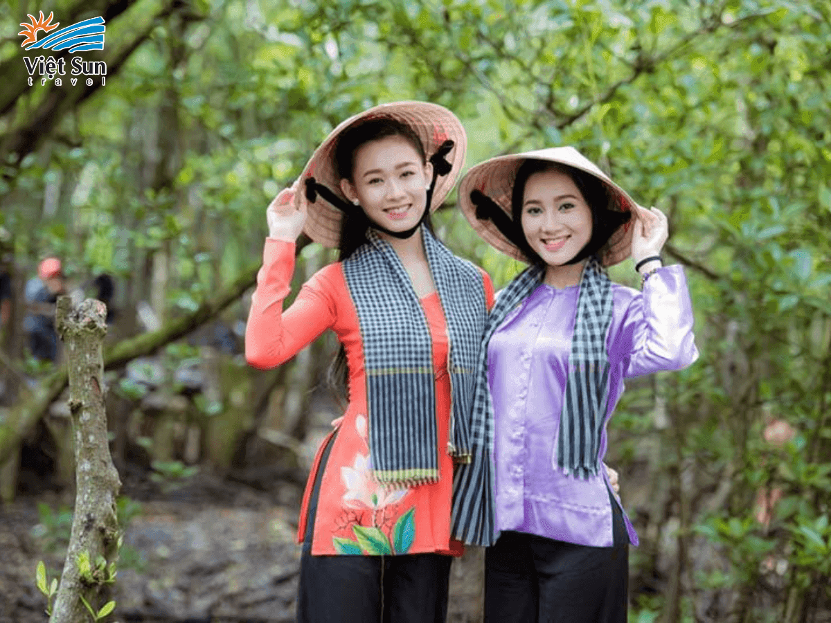 Trang phục truyền thống của người dân miền Nam