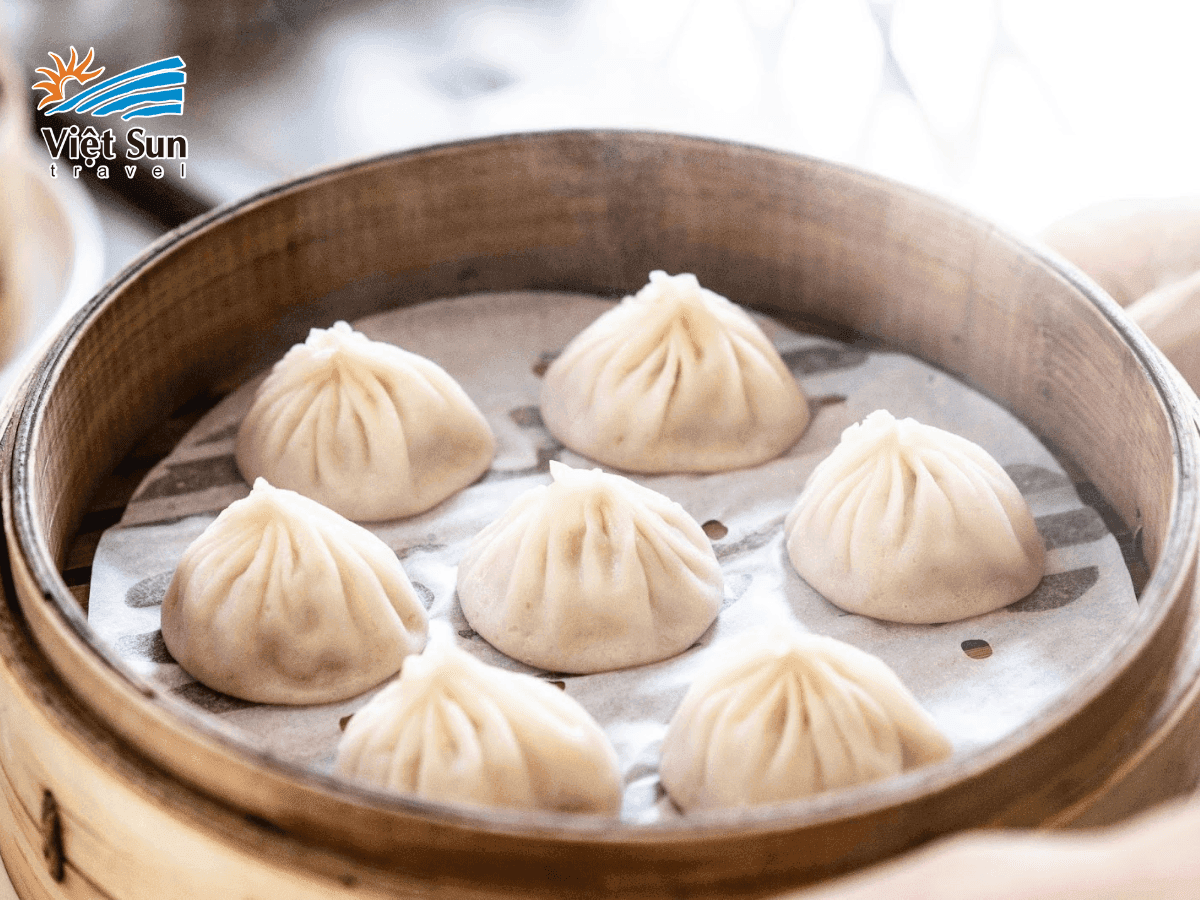 Bánh bao thang, món ăn vặt thú vị tại Tây Hồ
