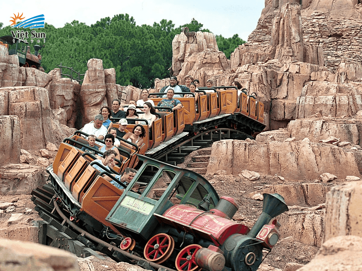 Big Thunder Mountain - Tàu lượn núi sấm sét