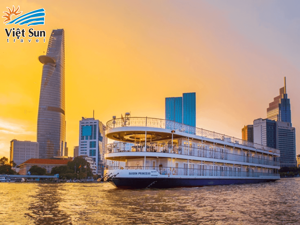 Buổi tiệc YEP sang trọng trên du thuyền