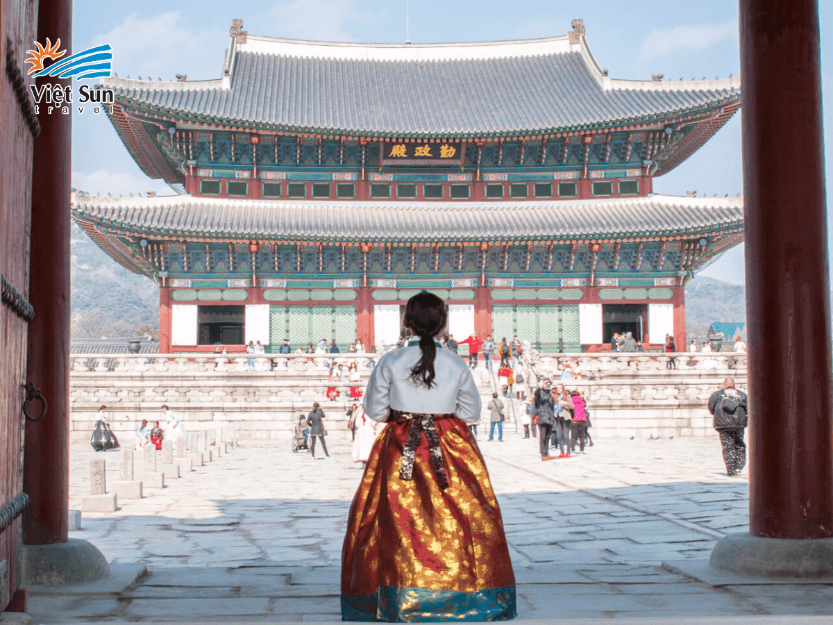 Check-in tại Cung điện Gyeongbokgung