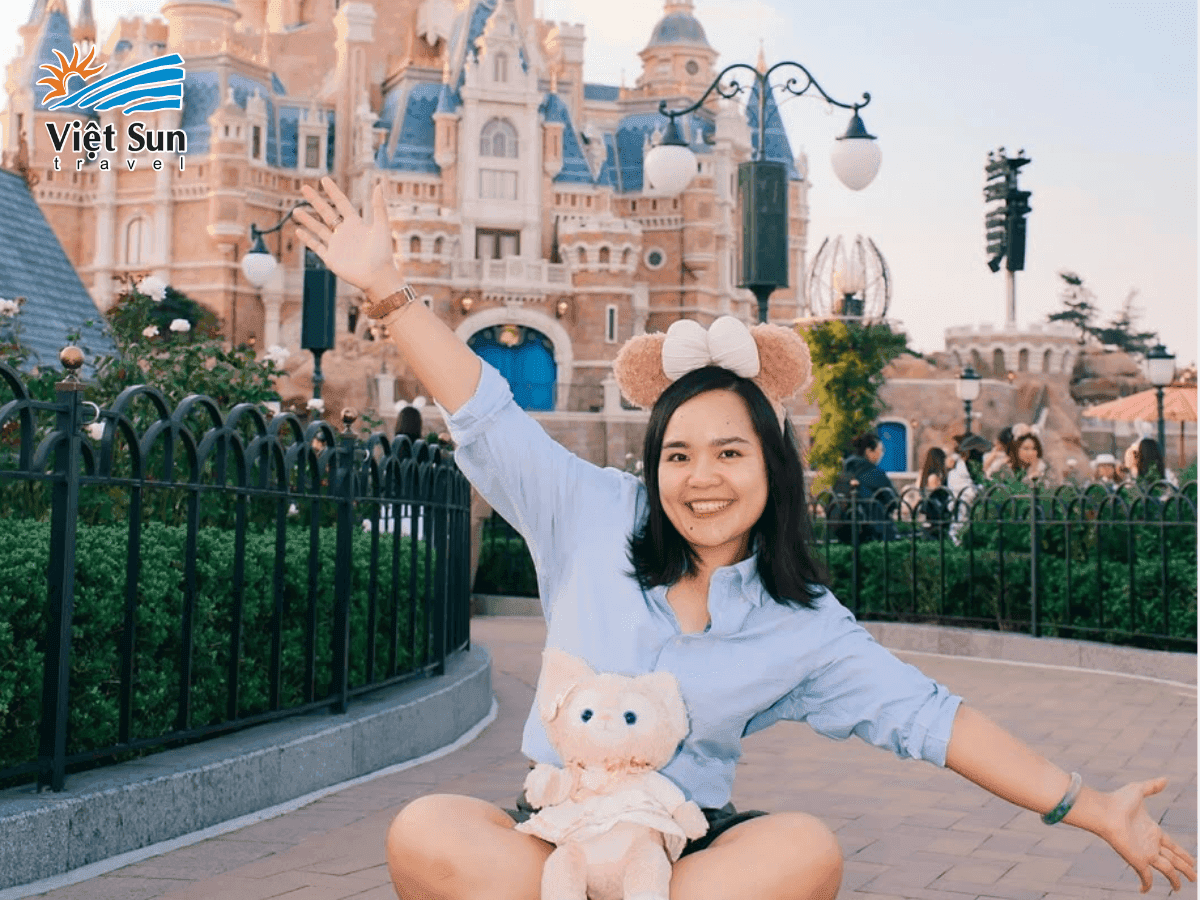 Check in tại lâu đài Enchanted Storybook