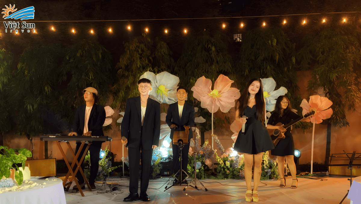 Chiêm ngưỡng ban nhạc Acoutis