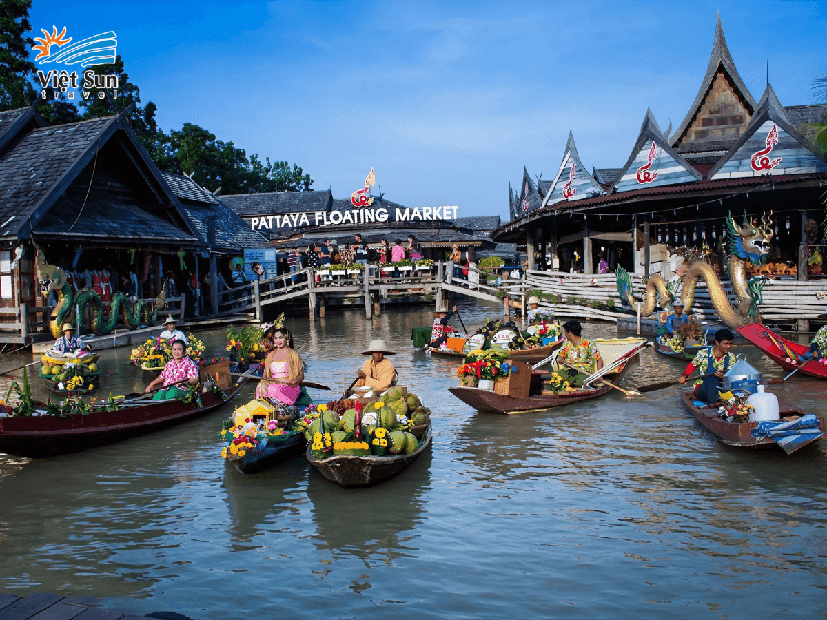 Chợ nổi bốn miền nhộn nhịp tại Thái Lan.png