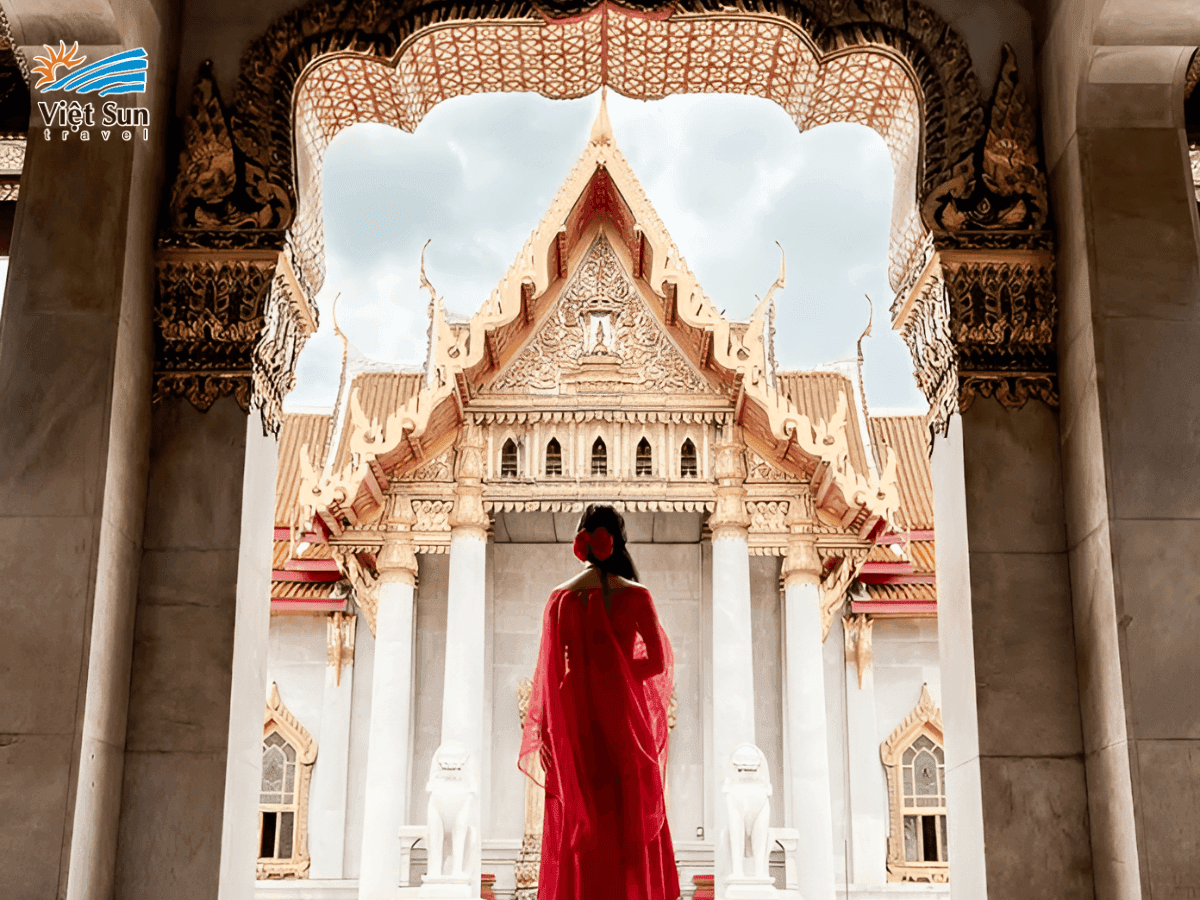 Chùa Cẩm Thạch lộng lẫy