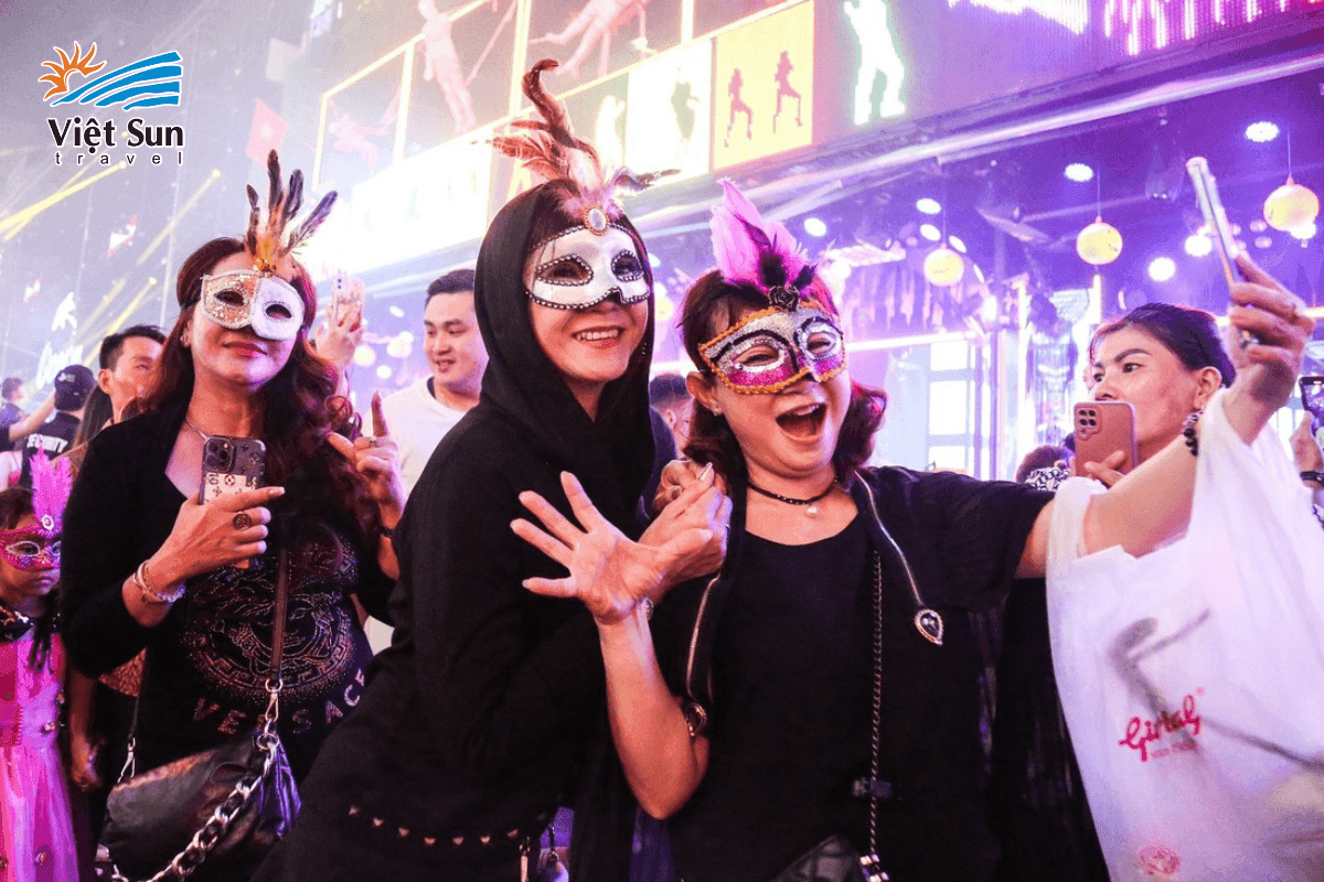 Concept Tiệc Hóa Trang