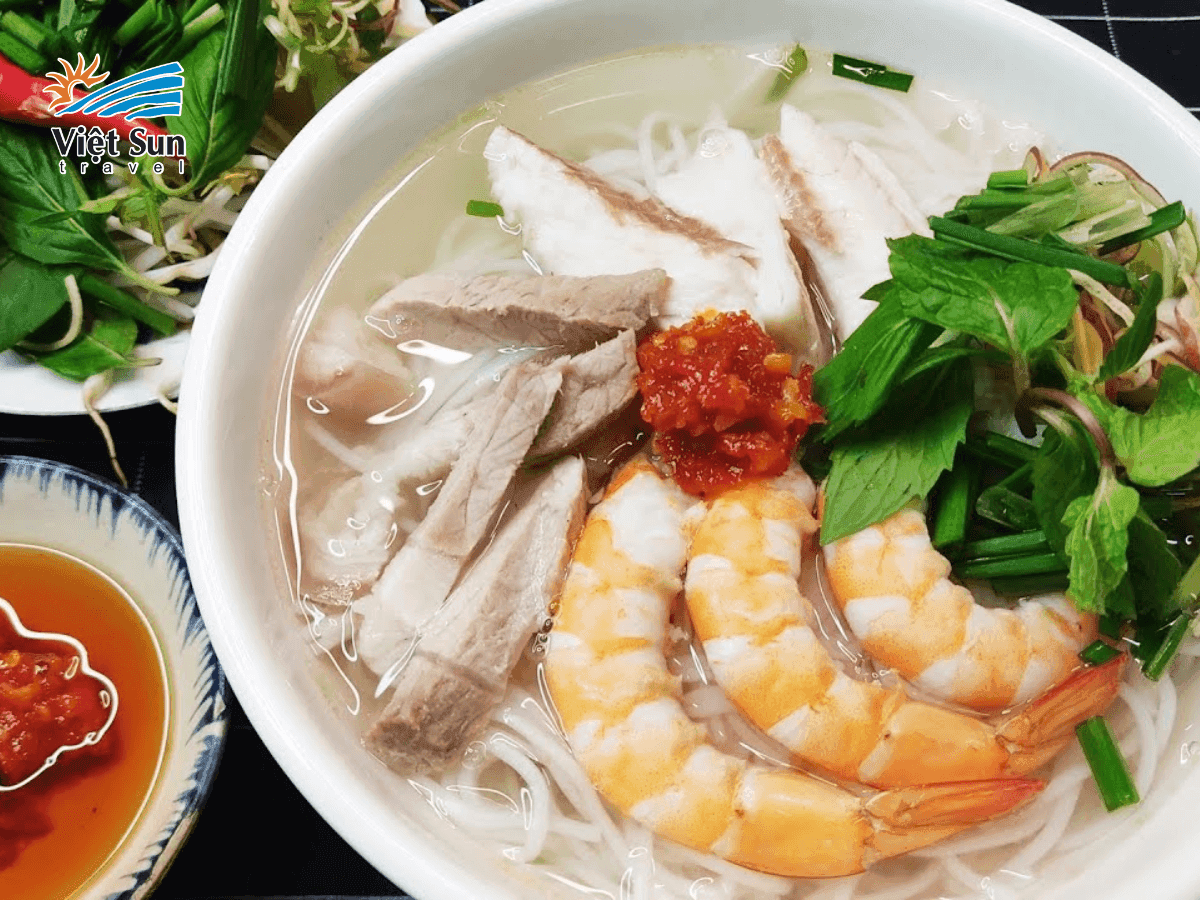 Đặc sản bún nước lèo Sóc Trăng