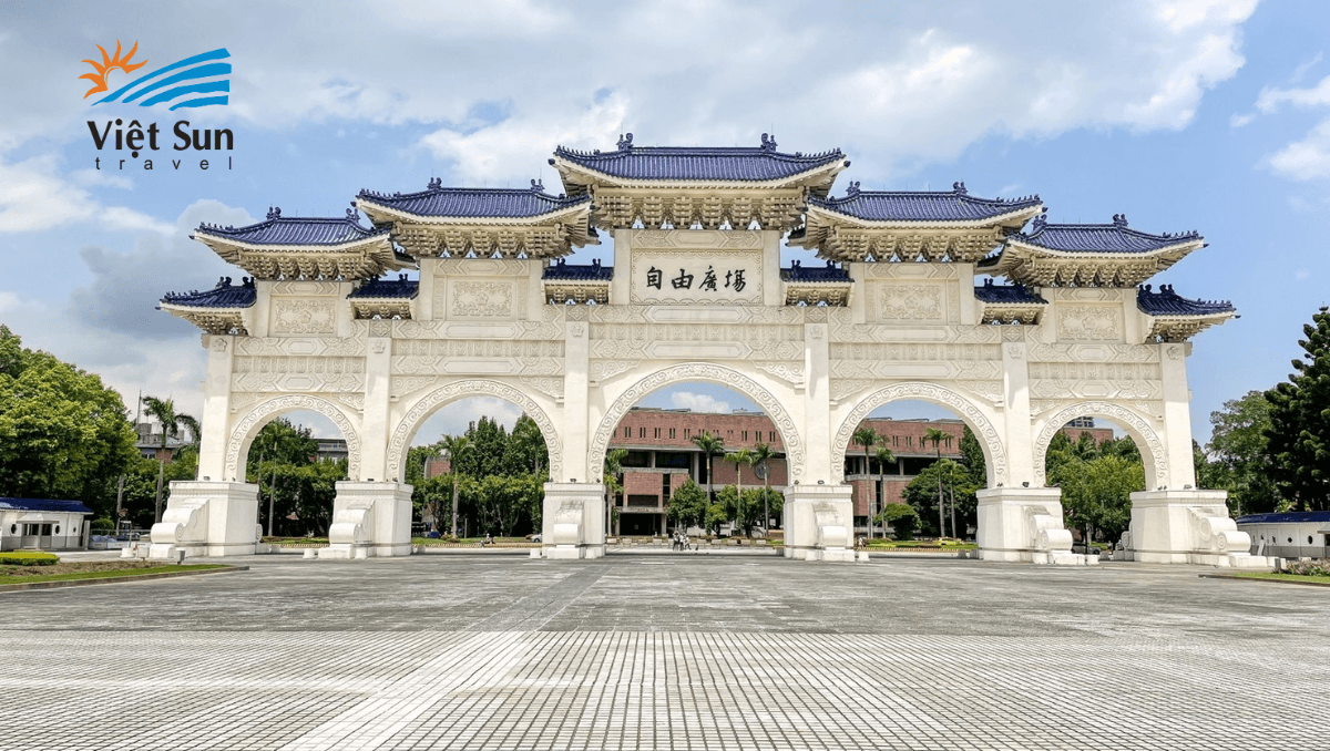 Đài tưởng niệm Tưởng Giới Thạch.png