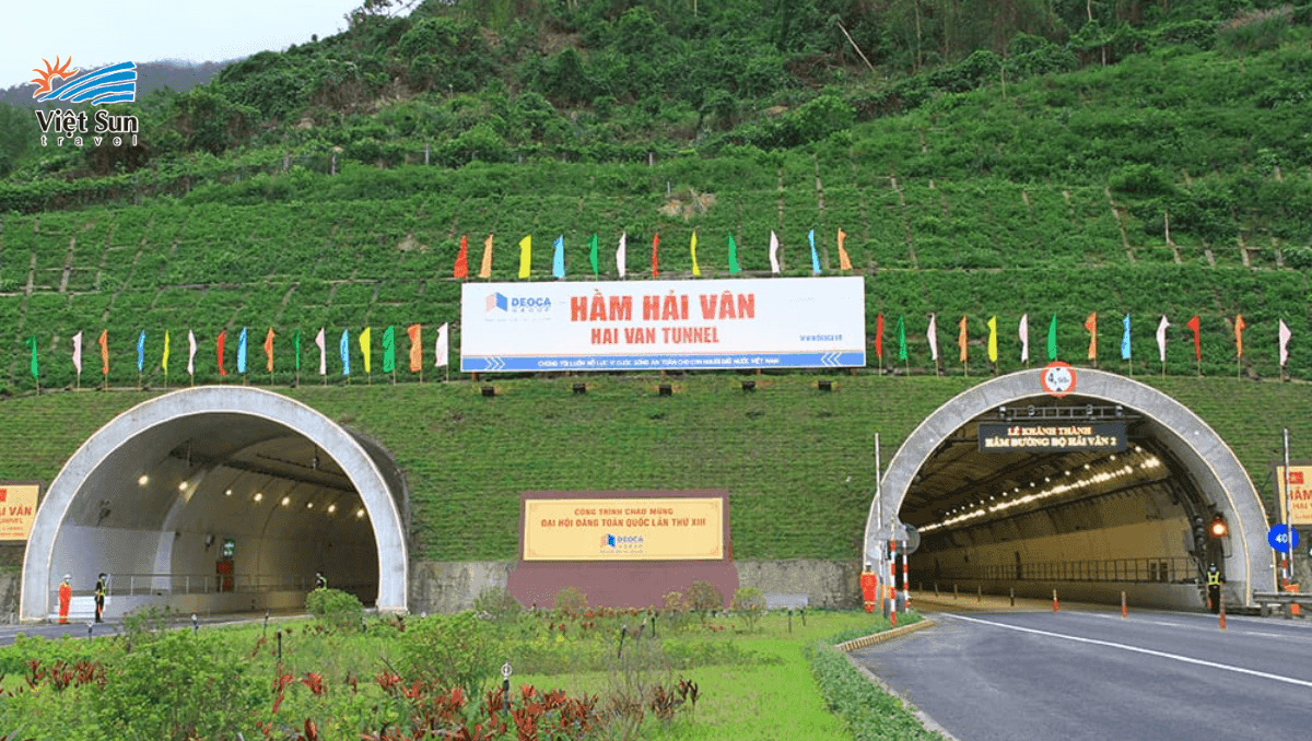 Đèo Hải Vân.png