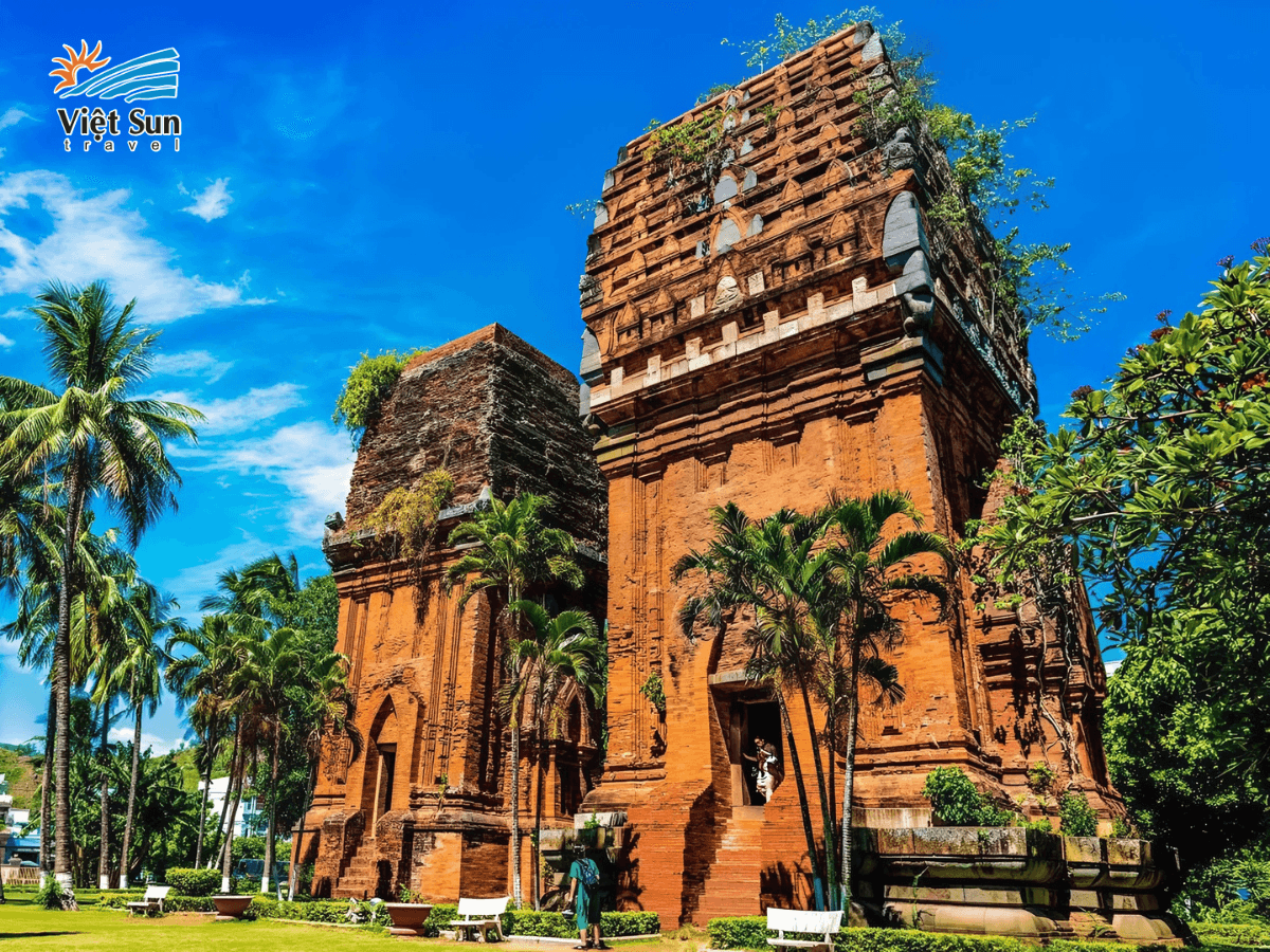 Di tích cổ kính tháp đôi Quy Nhơn.png