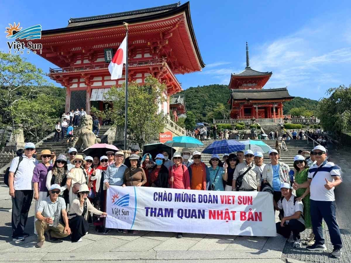 Đoàn Viet Sun Travel tham quan Nhật Bản