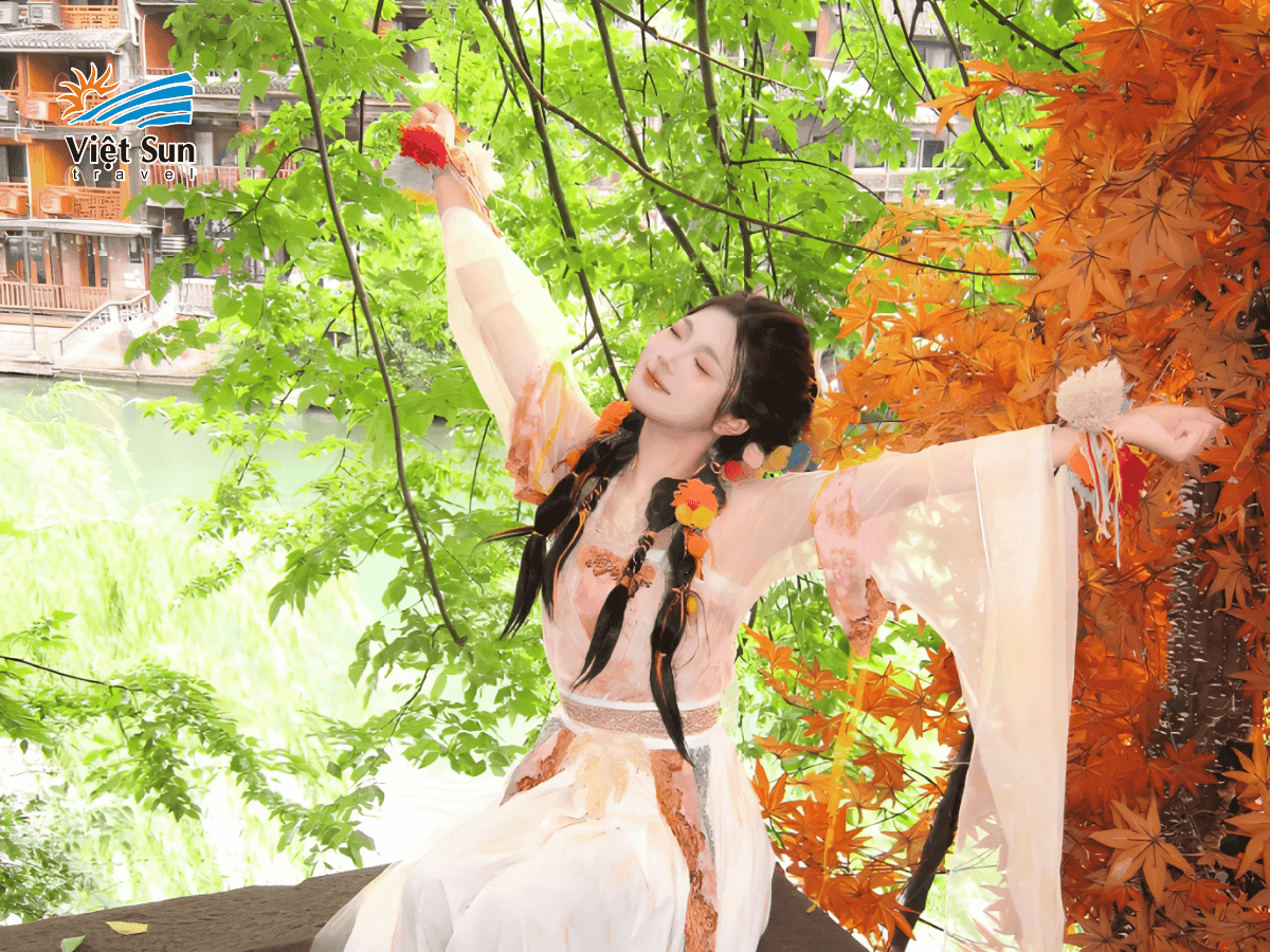 Du lịch Phượng Hoàng Cổ Trấn vào mùa thu
