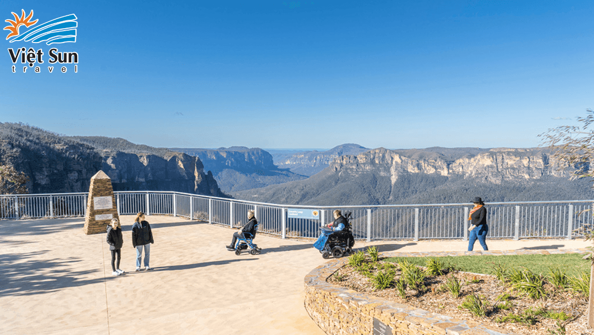 Govetts Leap Lookout.Viet Sun Travel