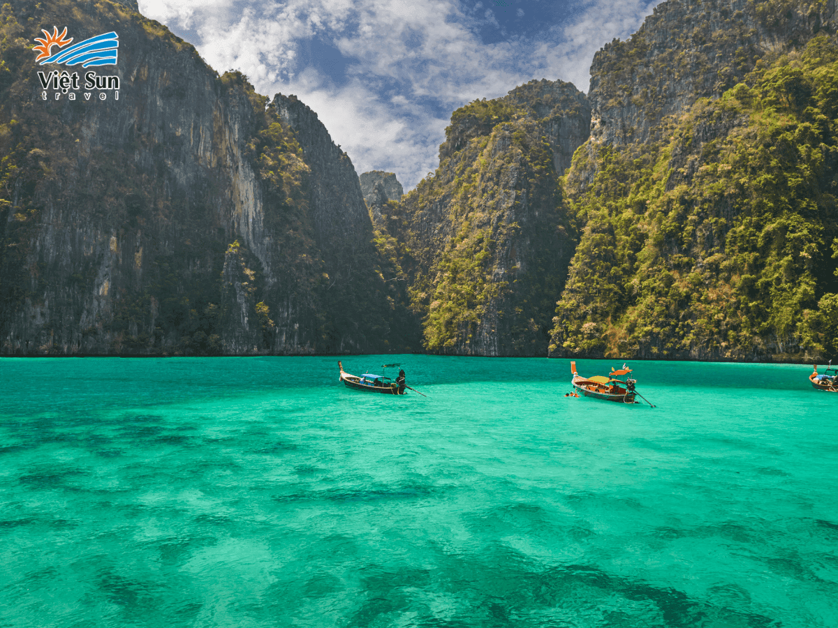Hòn đảo Phi Phi Island nổi tiếng.png