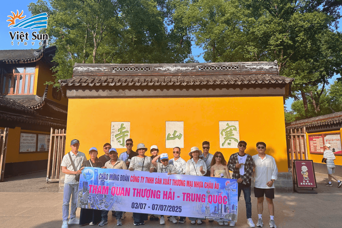 đoàn khách viet sun check in thượng hải