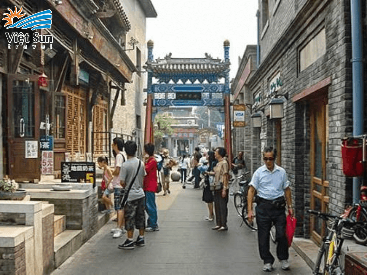 Hutong Yandai Xiejie.png