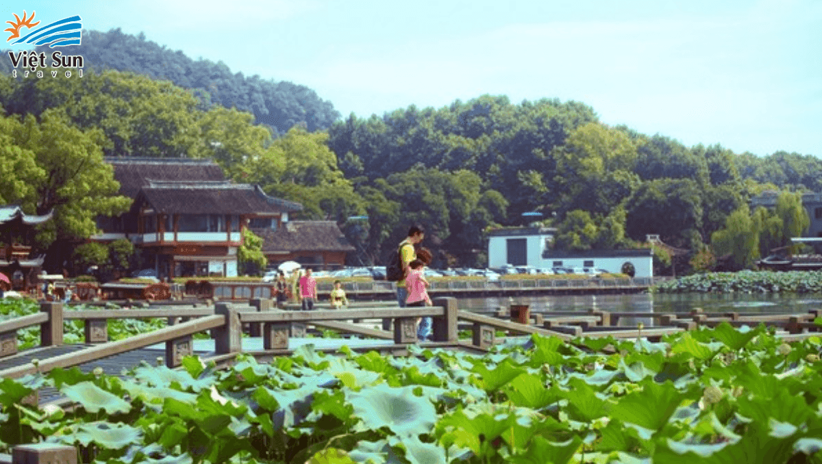 KHÚC VIỆN PHONG HÀ