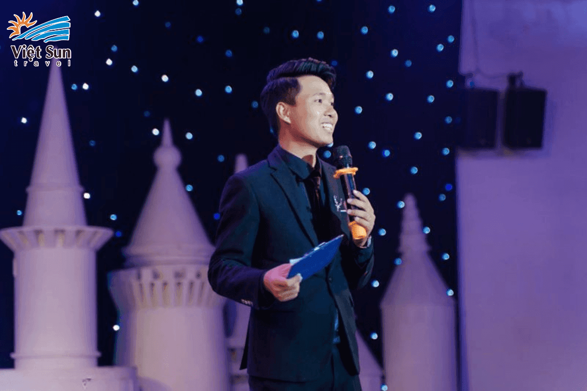 Khai mạc buổi tiệc