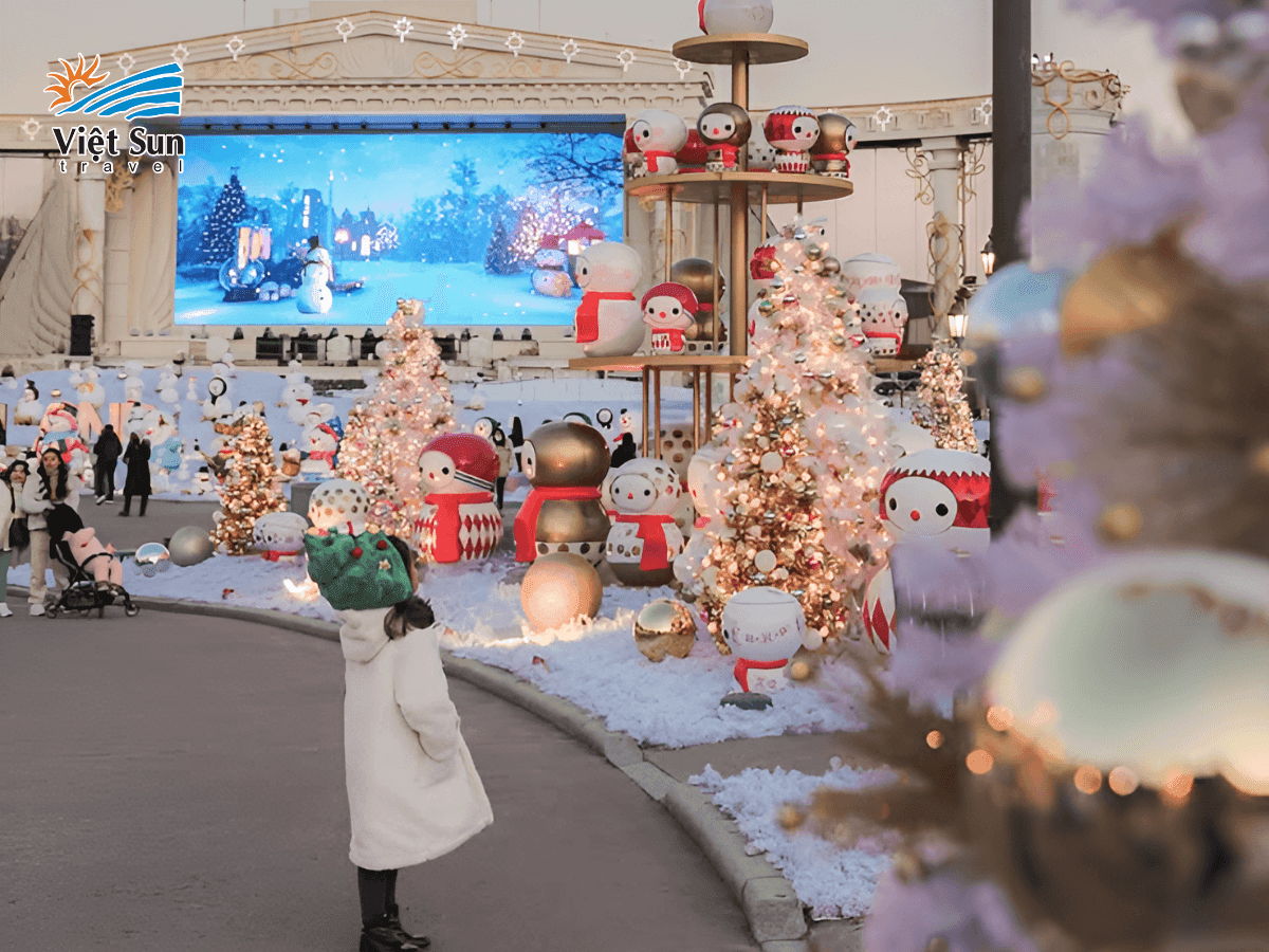 Không gian mùa đông rực rỡ tại Everland