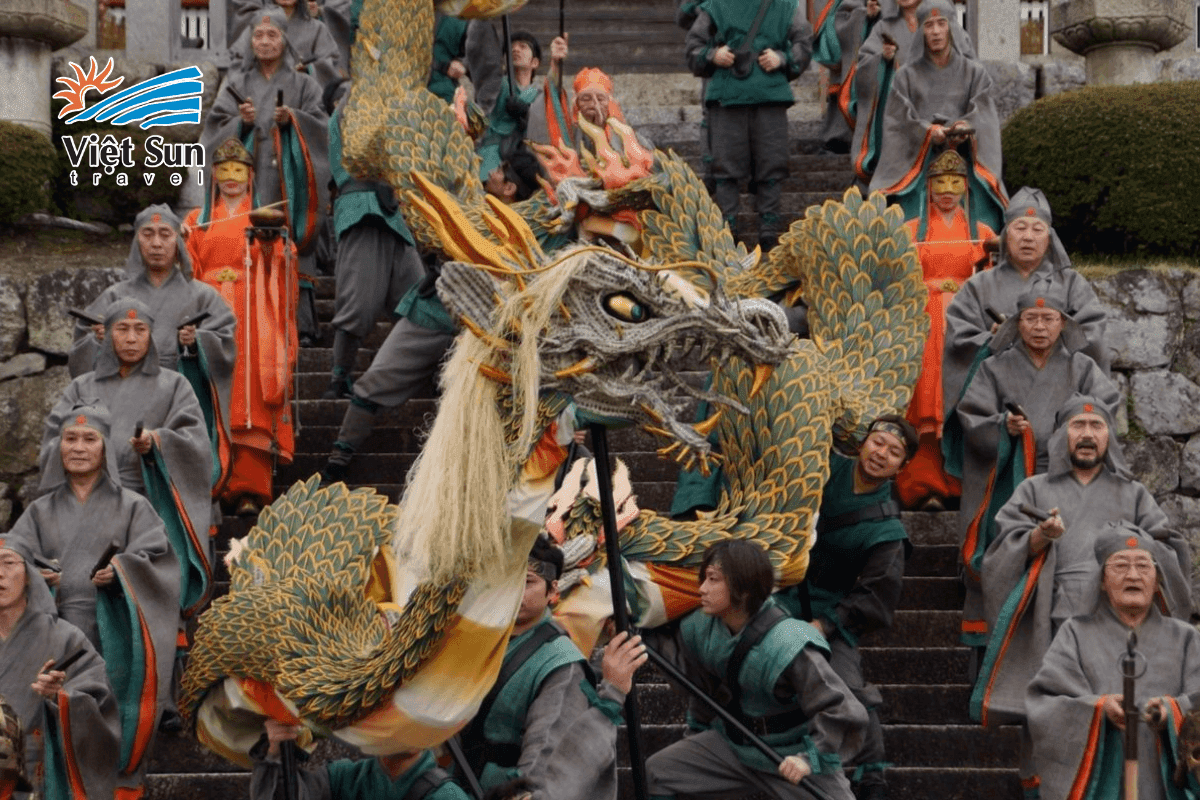 Lễ Obon truyền thống tại Nhật Bản.