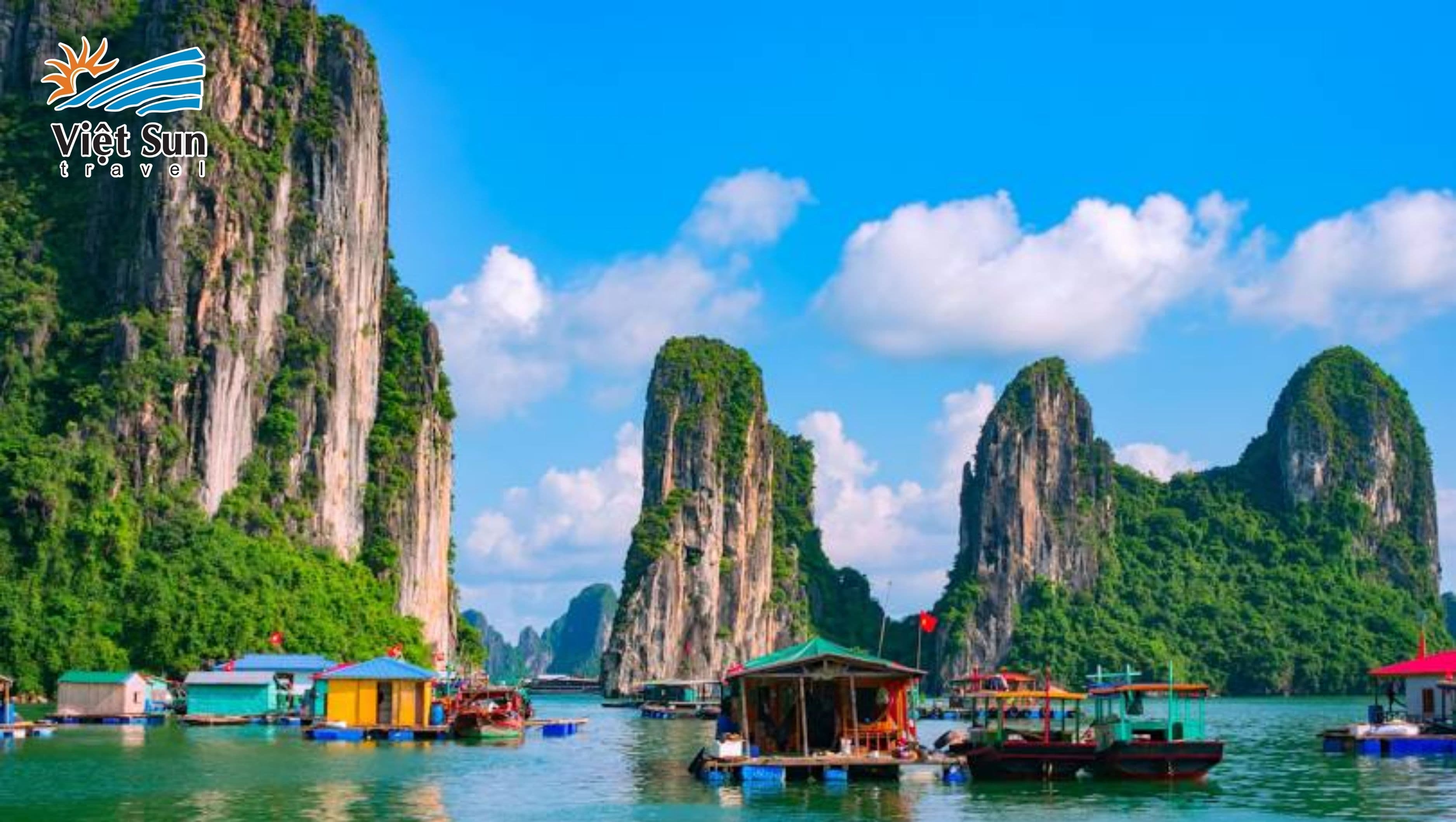 Lênh đênh trên Vịnh Hải Long