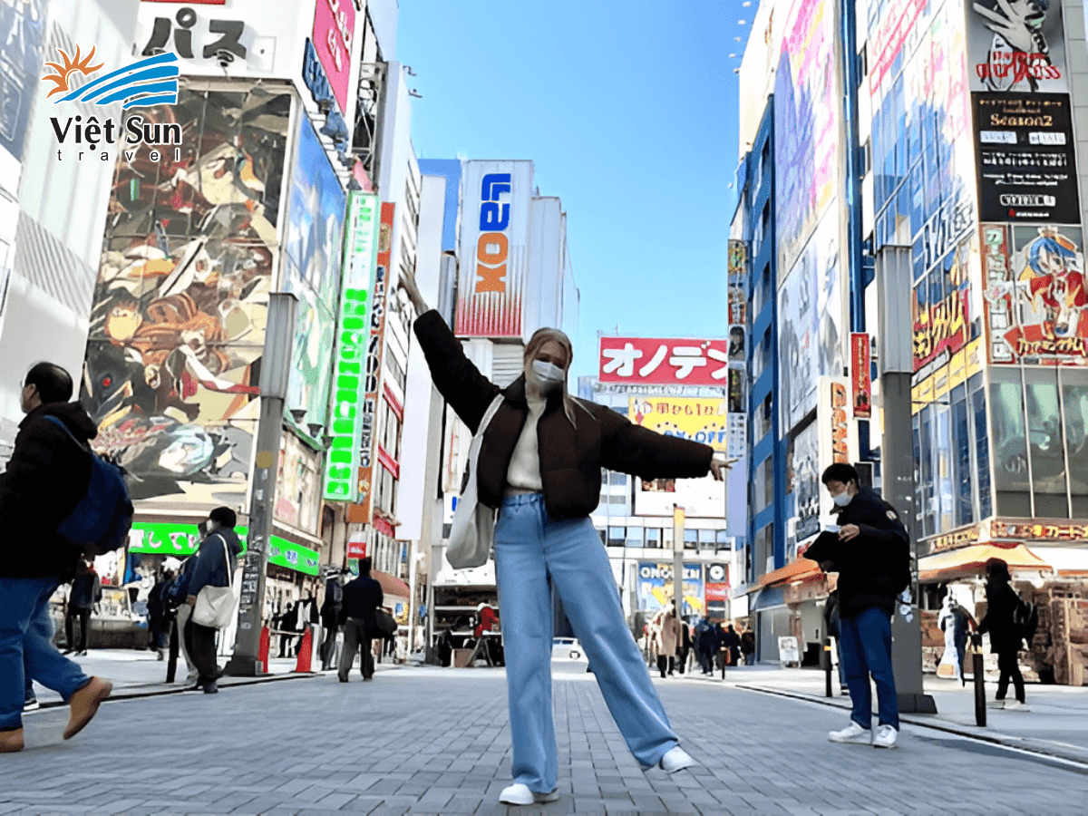 Phố Akihabara Nhật Bản náo nhiệt