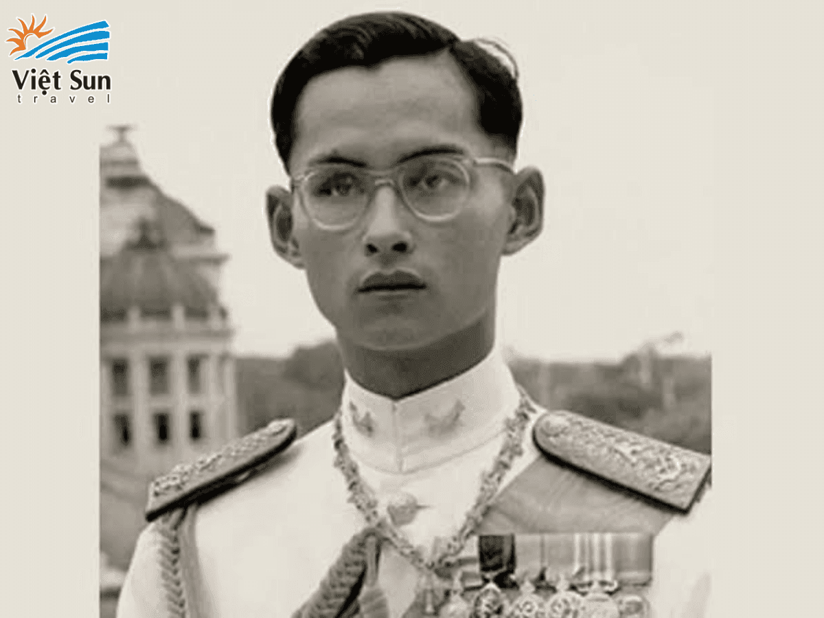 Rama IX.png