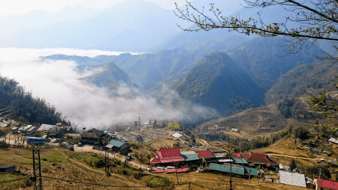 Sapa-thành phố sương mờ.png