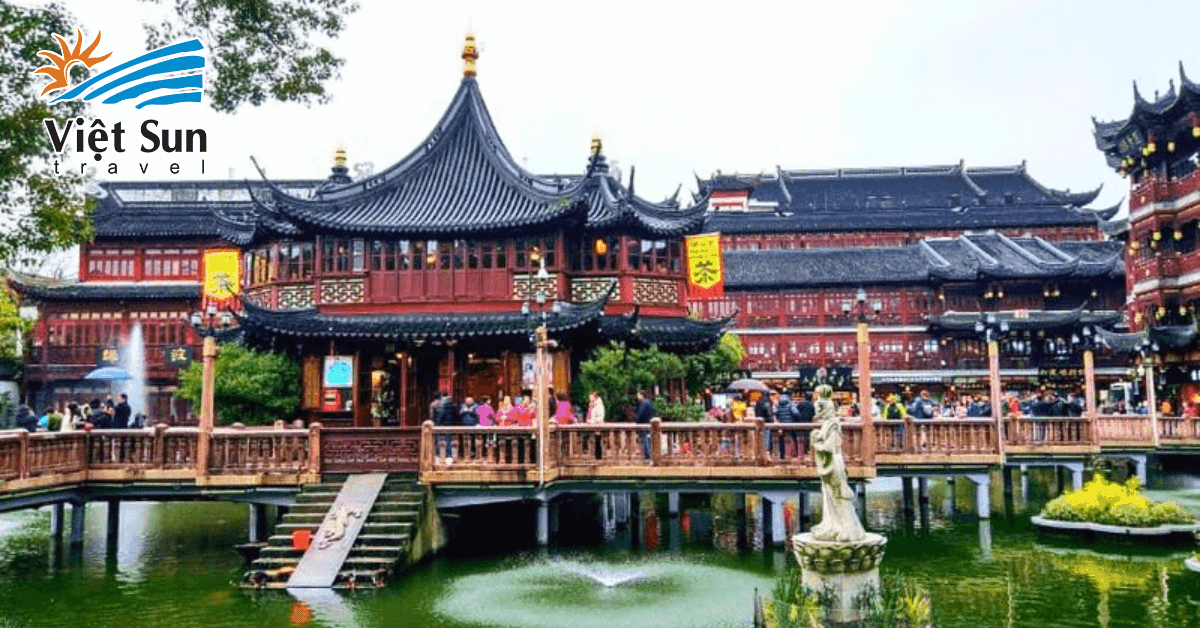 Tham quan miếu Thần Hoàng Trung Quốc