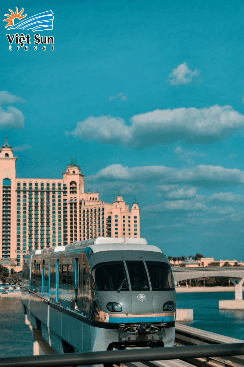 Tàu điện Monorail tại Dubai