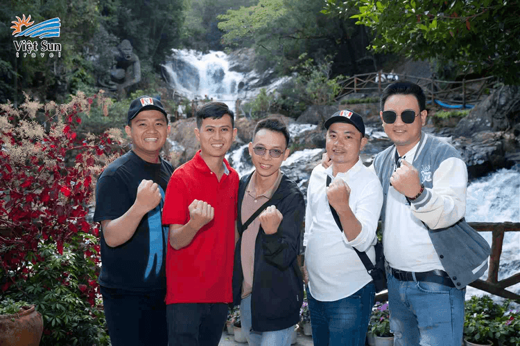 Tham quan thác Datanla