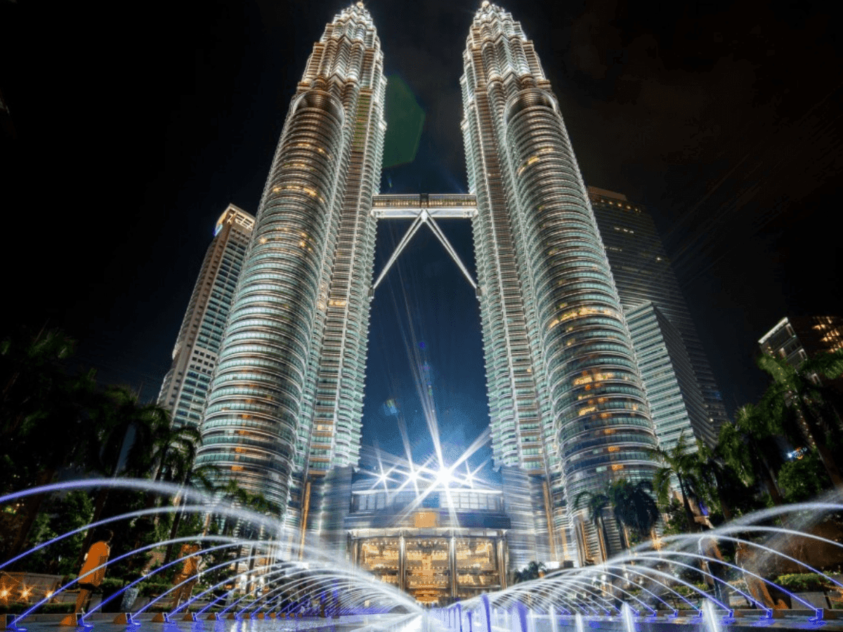 Tháp đôi Petronas - Biểu tượng Malaysia