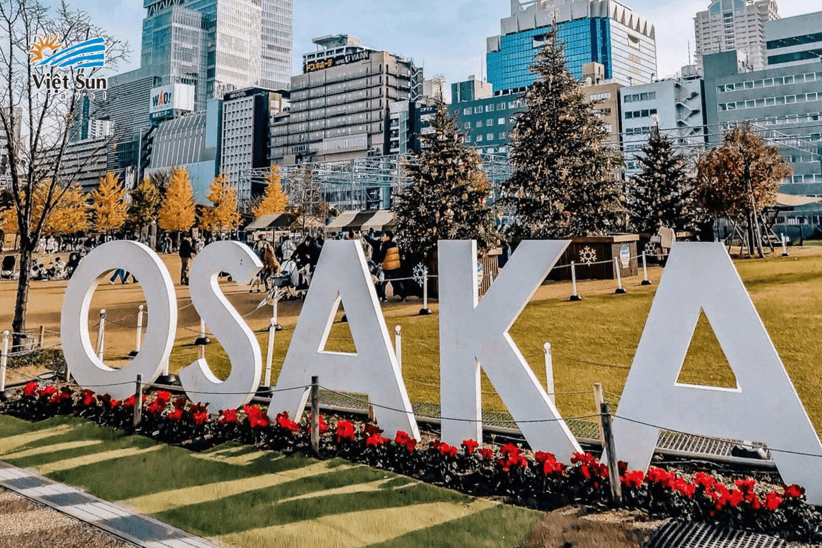 Toàn cảnh thành phố Osaka nhìn từ trên cao.