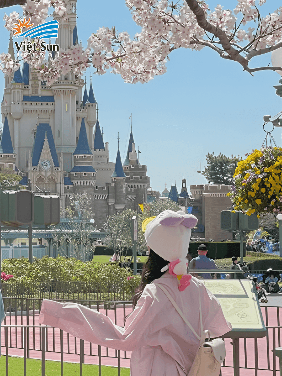 Tokyo Disneyland vào mùa xuân