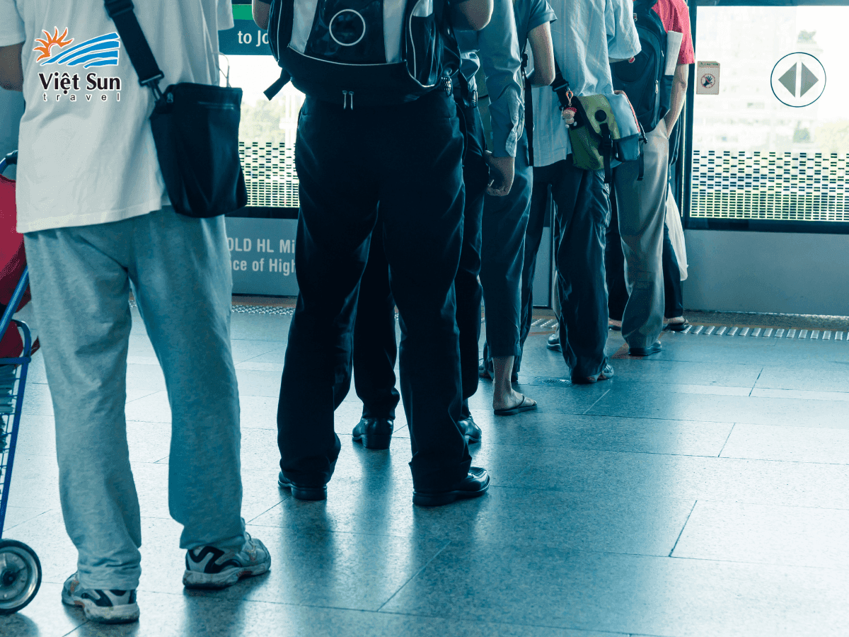 Văn hóa xếp hàng tại Singapore.png