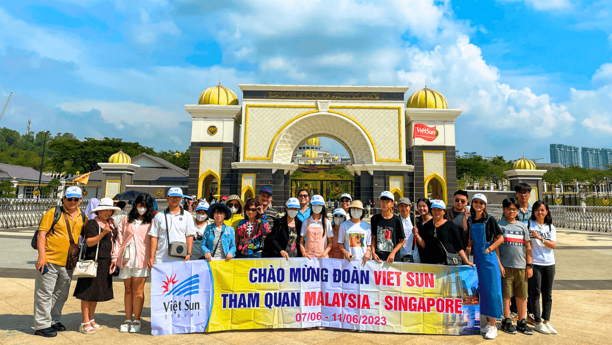 check in in tòa thánh Malaysia