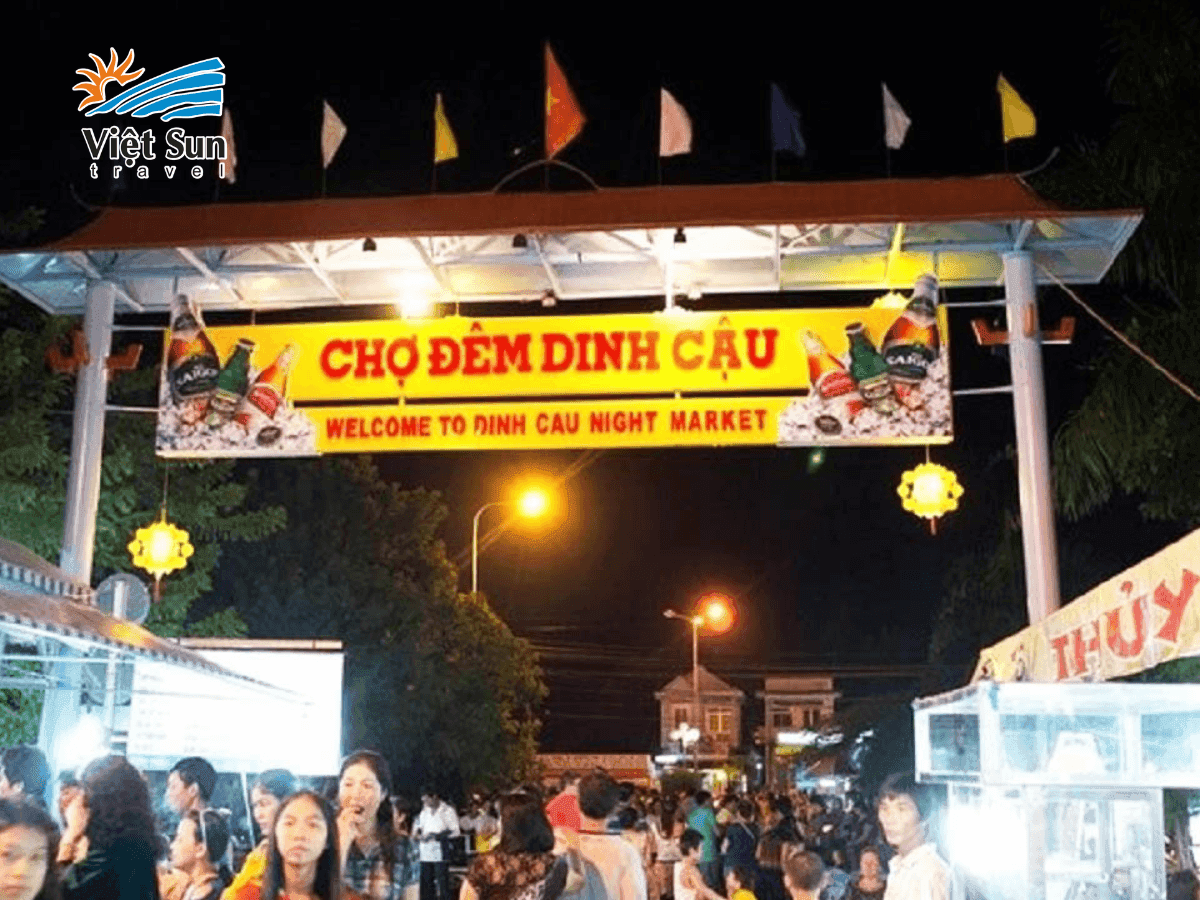 chợ đêm Dinh Cậu