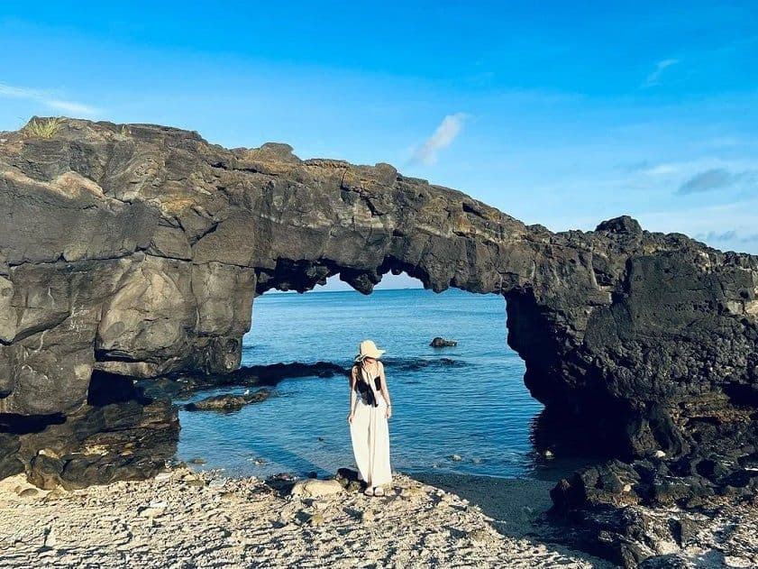 Cổng tò vò Lý Sơn