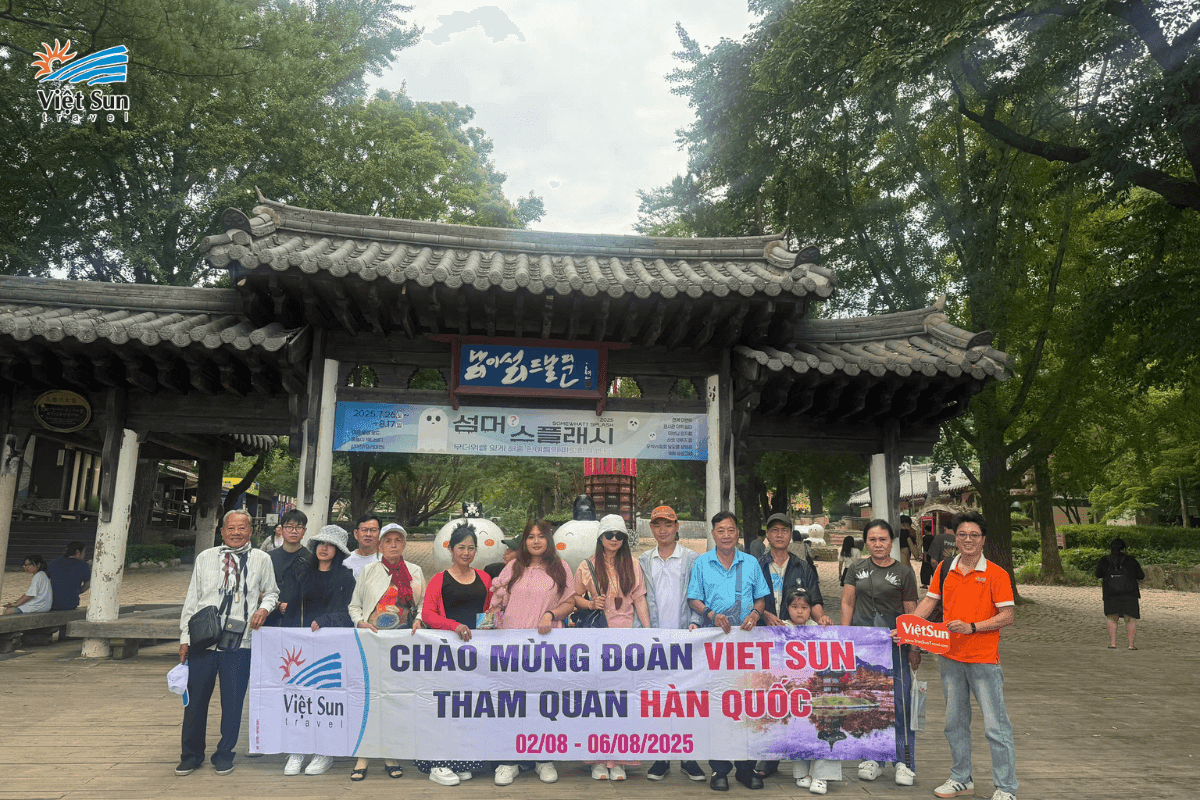 khách Viet Sun Travel checkin tại Hàn