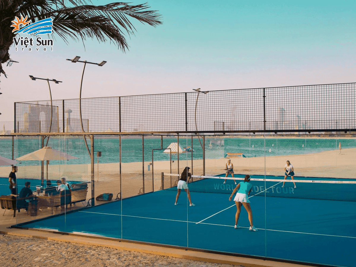 sân tennis tiêu chuẩn quốc tế