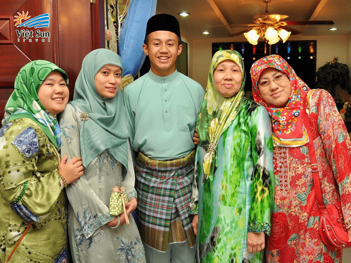 trang phục Brunei.png